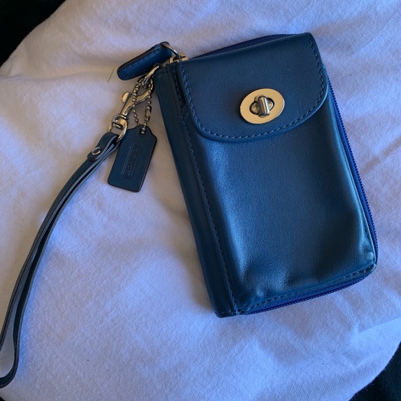 Coach Handbags - COACH CELLPHONE WRISTLET/WALLET